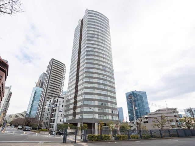 2LDK apartment in Minato Ward, Tokyo - Photo 1