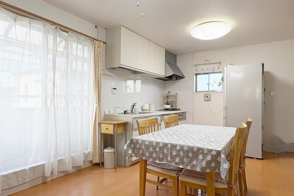 4LDK house in Toyonaka, Osaka - Photo 1