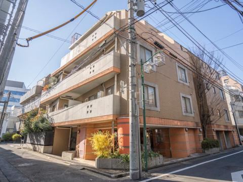 1LDK apartment in Shibuya Ward, Tokyo - Photo 1