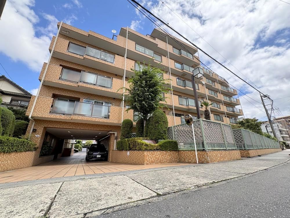 3LDK apartment in Minami Ward, Saitama - Photo 1