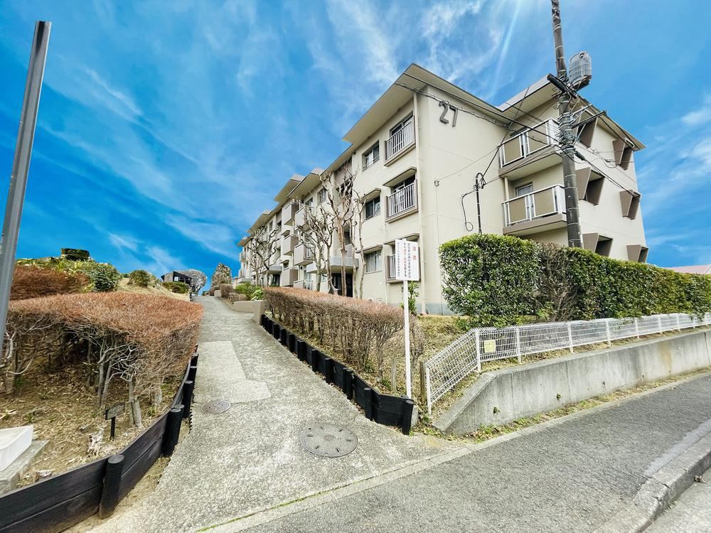 3LDK apartment in Asahi Ward, Yokohama, Kanagawa - Photo 1