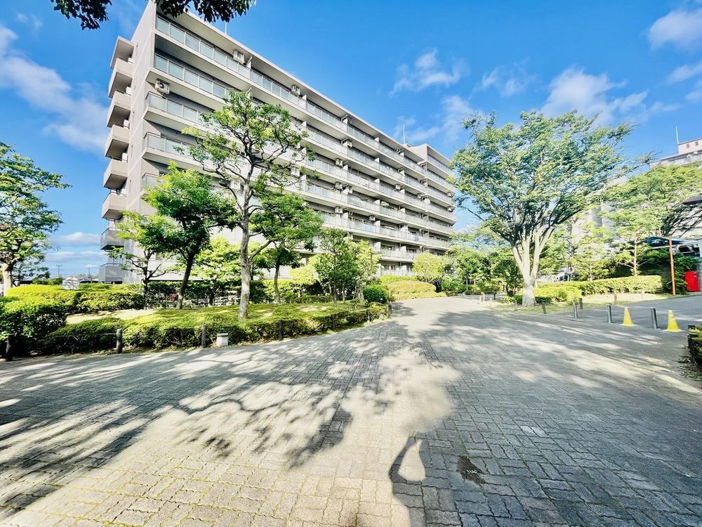 2LDK+S apartment in Hodogaya Ward, Yokohama, Kanagawa - Photo 1