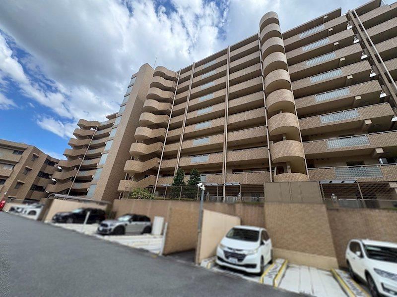 3LDK apartment in Toyonaka, Osaka - Photo 1