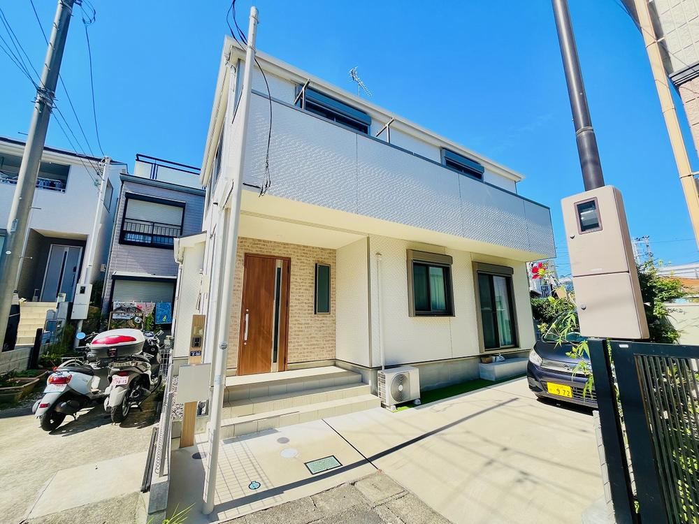 4LDK house in Ayase, Kanagawa - Photo 1