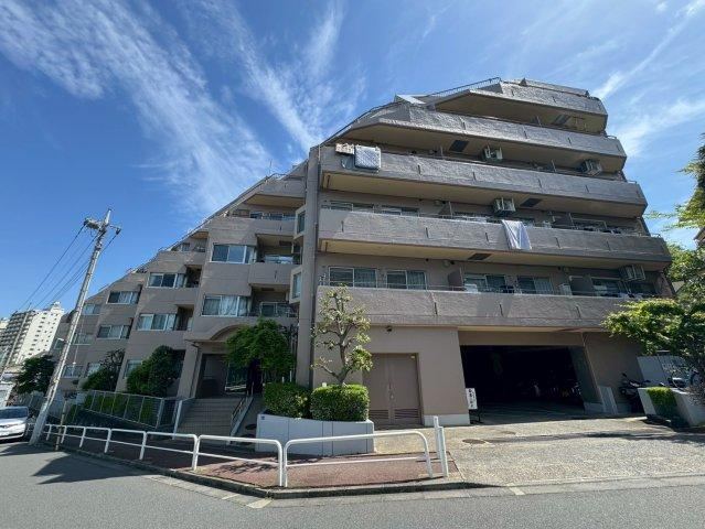 2LDK apartment in Itabashi Ward, Tokyo - Photo 1
