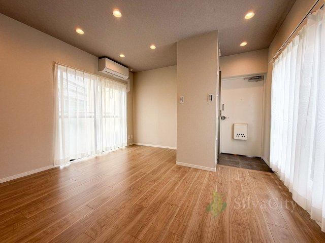 studio apartment in Shinjuku Ward, Tokyo - Photo 1