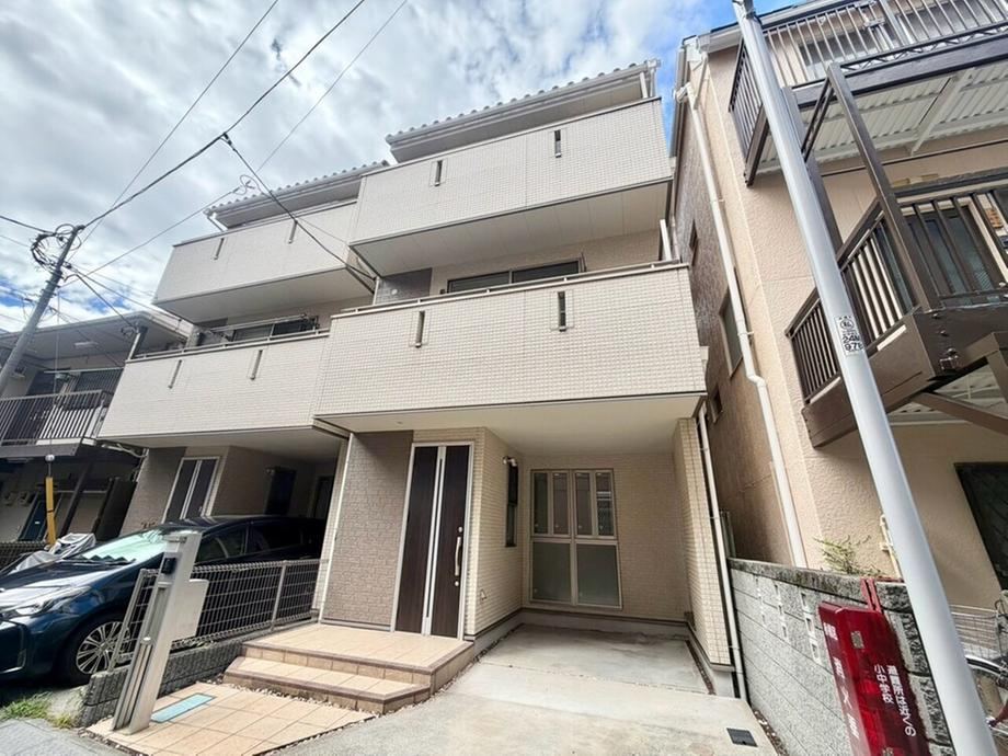 4LDK house in Itabashi Ward, Tokyo - Photo 1
