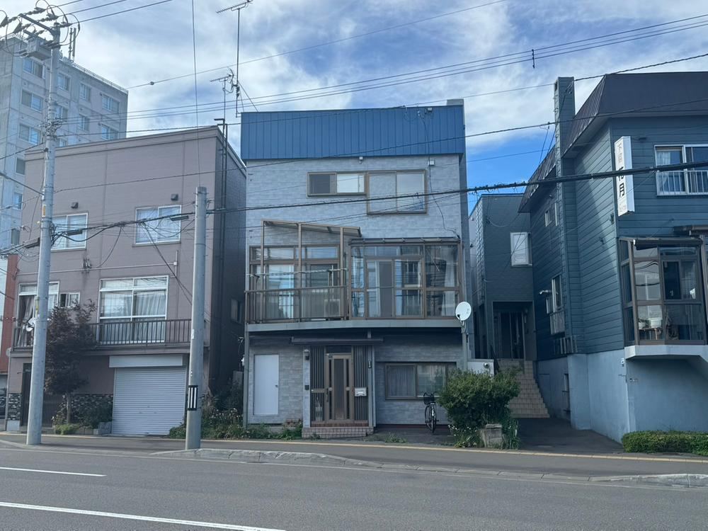 6LDK+S house in Higashi Ward, Sapporo, Hokkaido - Photo 1