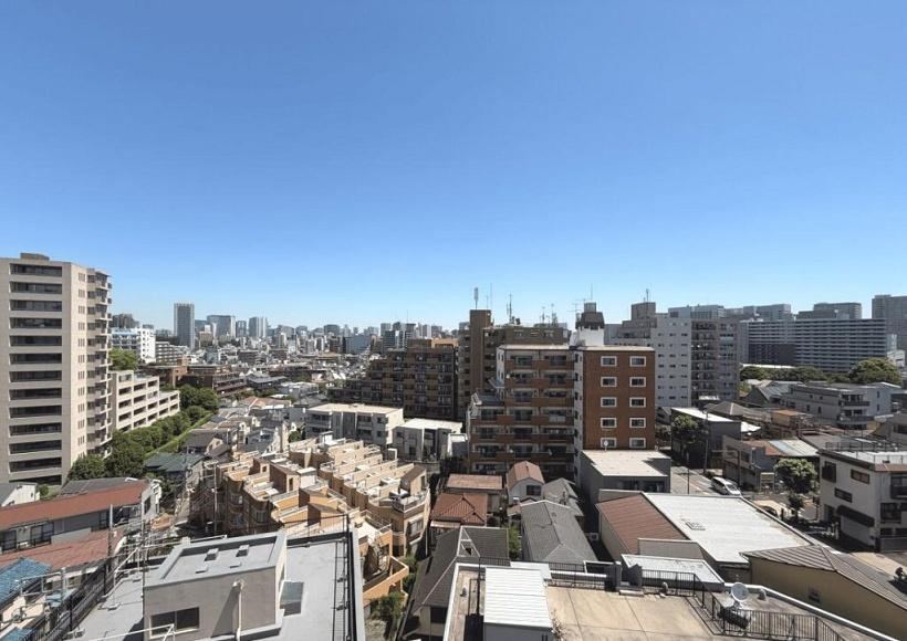 3LDK apartment in Shinagawa Ward, Tokyo - Photo 1