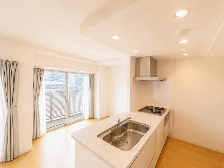 2LDK apartment in Kita Ward, Osaka - Photo 1