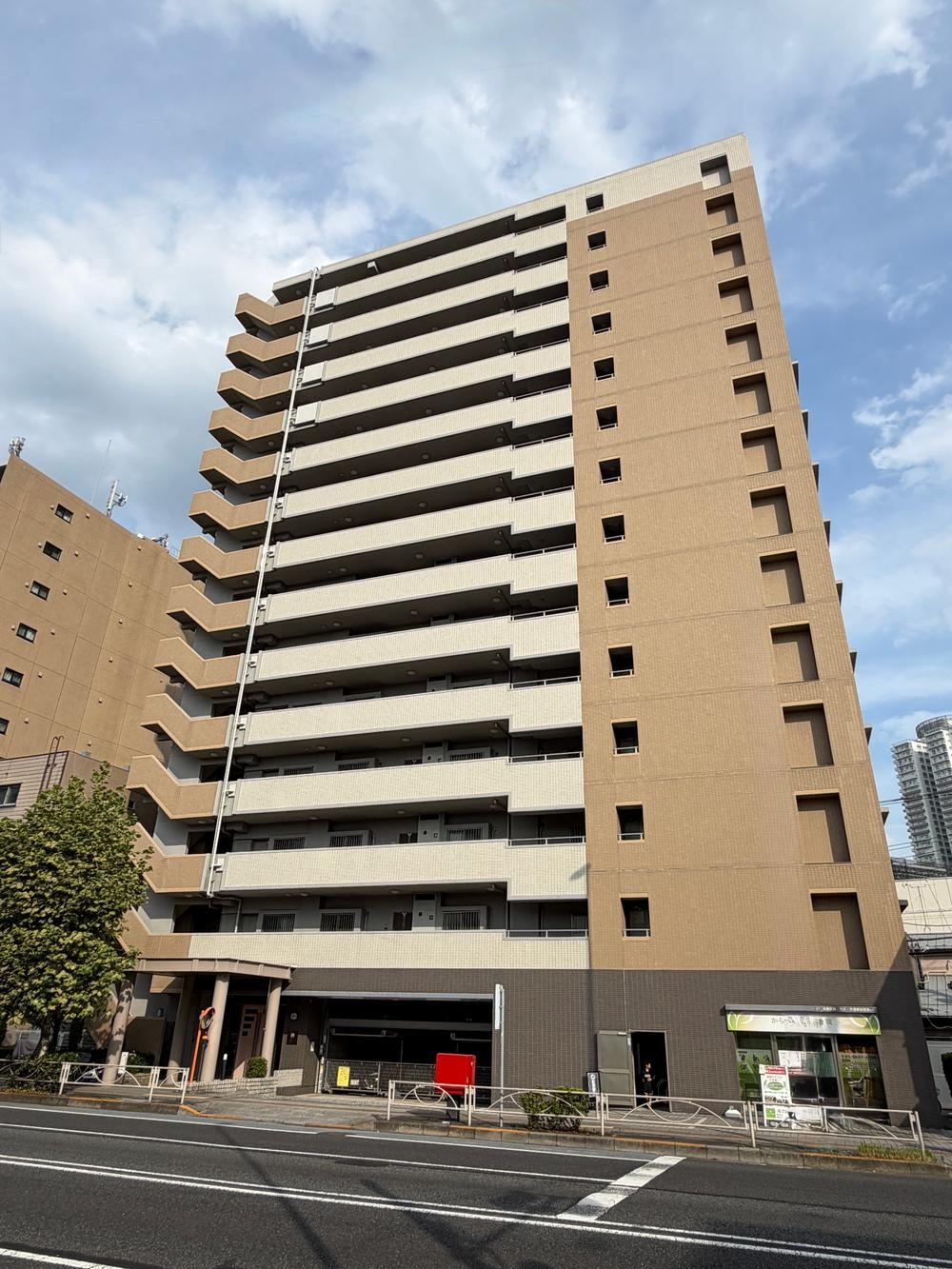 2LDK apartment in Sumida Ward, Tokyo - Photo 1