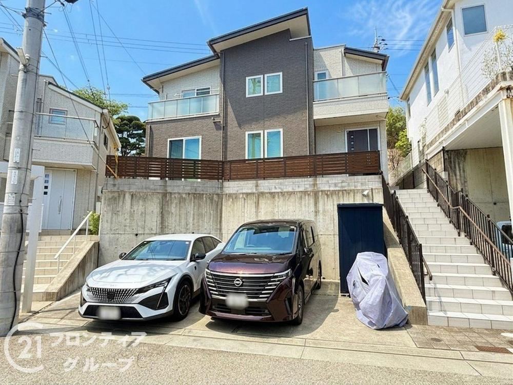 3LDK house in Tarumi Ward, Kobe, Hyogo - Photo 1