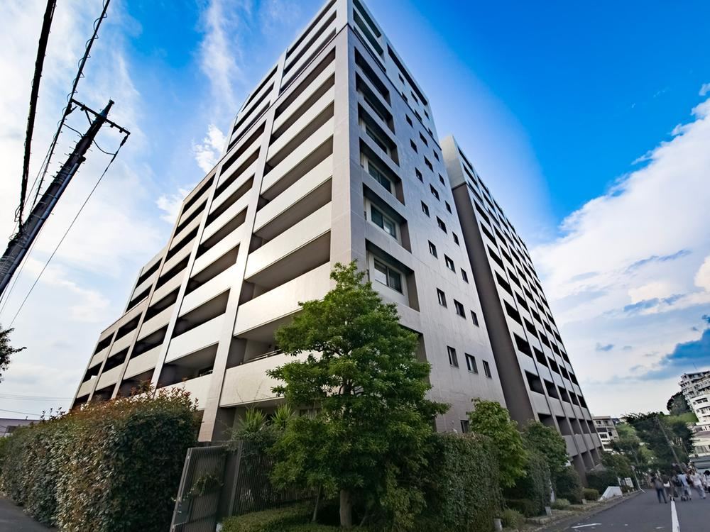 2LDK apartment in Machida, Tokyo - Photo 1
