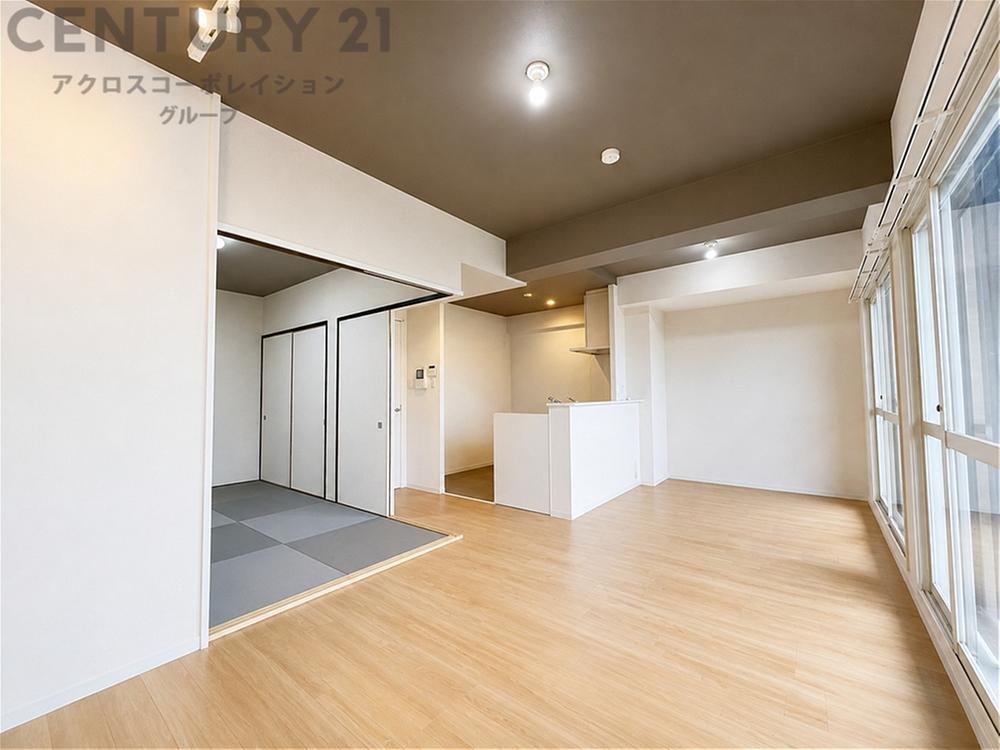 3LDK apartment in Amagasaki, Hyogo - Photo 1