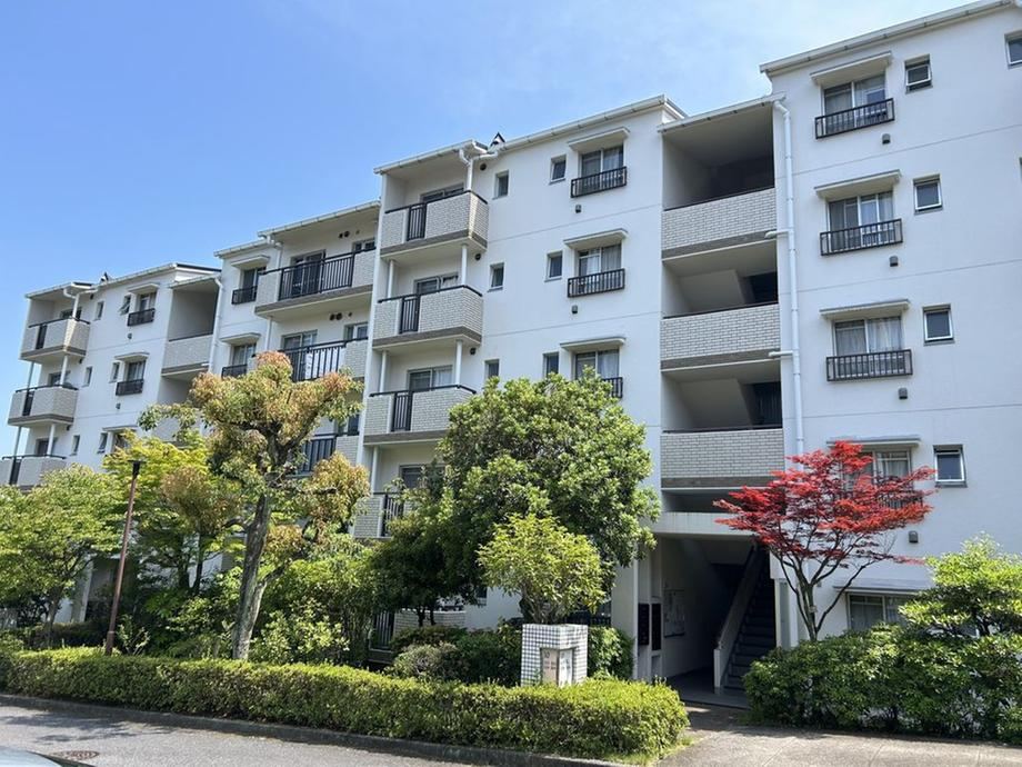 4LDK apartment in Nishi Ward, Hiroshima - Photo 1