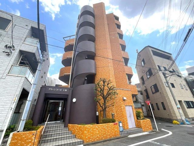 2LDK apartment in Kita Ward, Tokyo - Photo 1