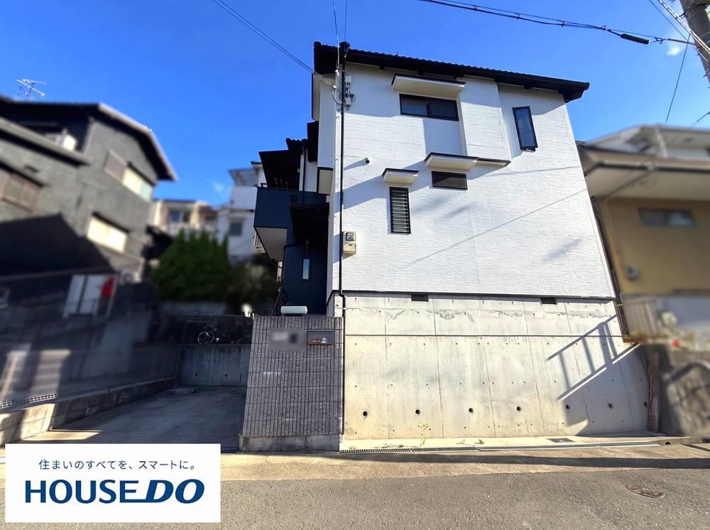 3LDK house in Hirakata, Osaka - Photo 1