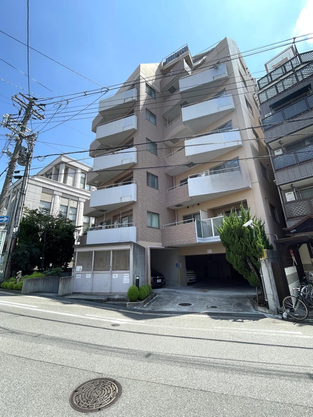 2LDK+S apartment in Tennoji Ward, Osaka - Photo 1
