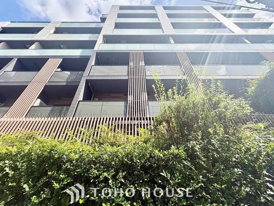 2LDK apartment in Shibuya Ward, Tokyo - Photo 1