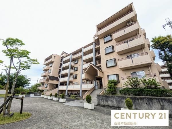 4LDK apartment in Koryo, Kitakatsuragi District, Nara - Photo 1