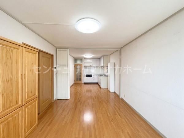 3LDK apartment in Asahi Ward, Osaka - Photo 1