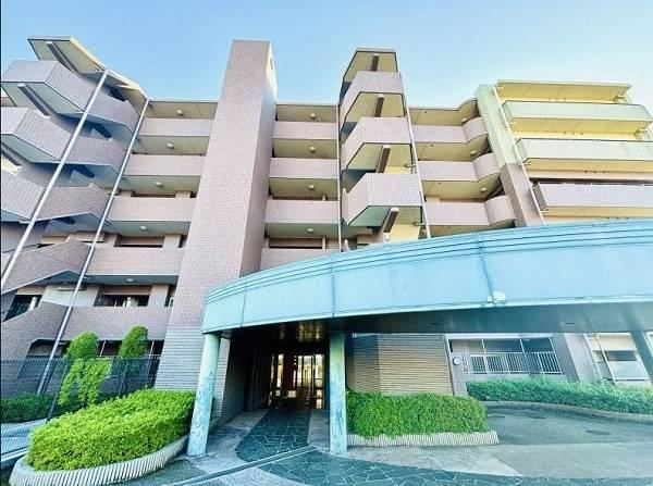 4LDK apartment in Komaki, Aichi - Photo 1