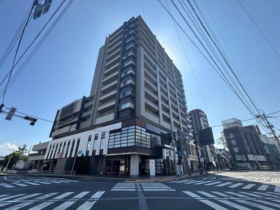 4LDK apartment in Hita, Oita - Photo 1
