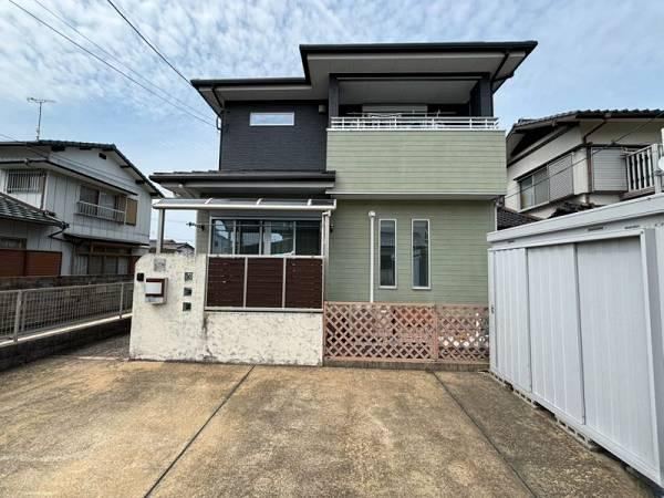 4LDK house in Fukutsu, Fukuoka - Photo 1