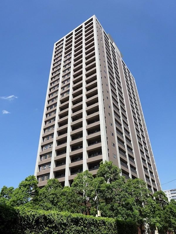 2LDK+S apartment in Chuo Ward, Tokyo - Photo 1