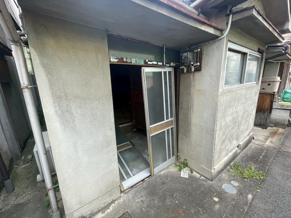 2DK house in Nishi Ward, Sakai, Osaka - Photo 1
