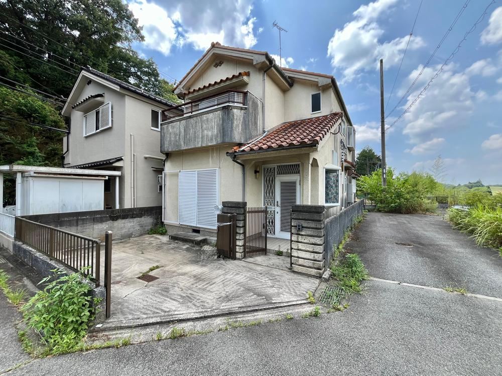 4LDK house in Nishinomiya, Hyogo - Photo 1