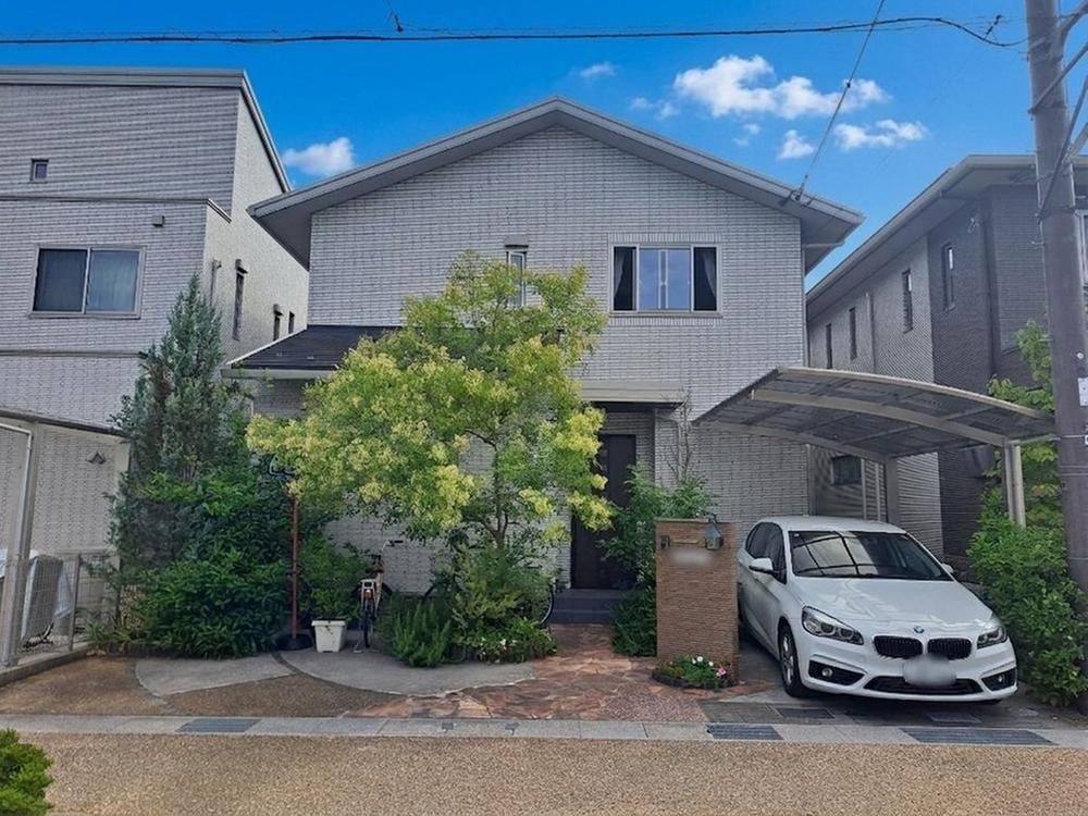 4LDK house in Kusatsu, Shiga - Photo 1
