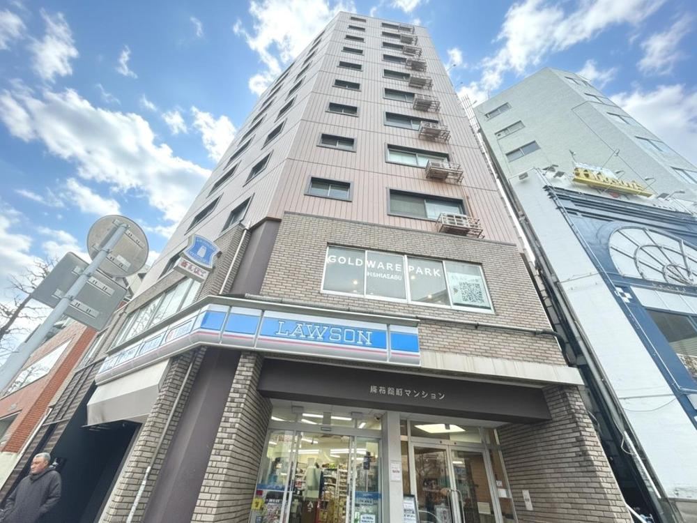 1LDK apartment in Minato Ward, Tokyo - Photo 1