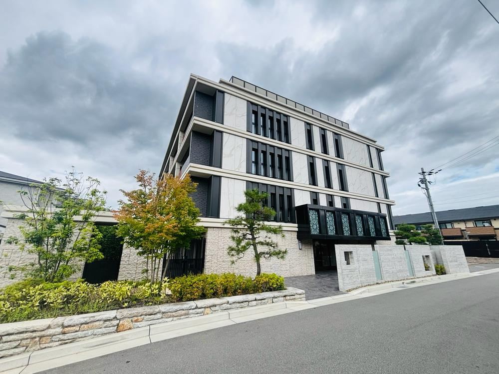 3LDK+S apartment in Takarazuka, Hyogo - Photo 1