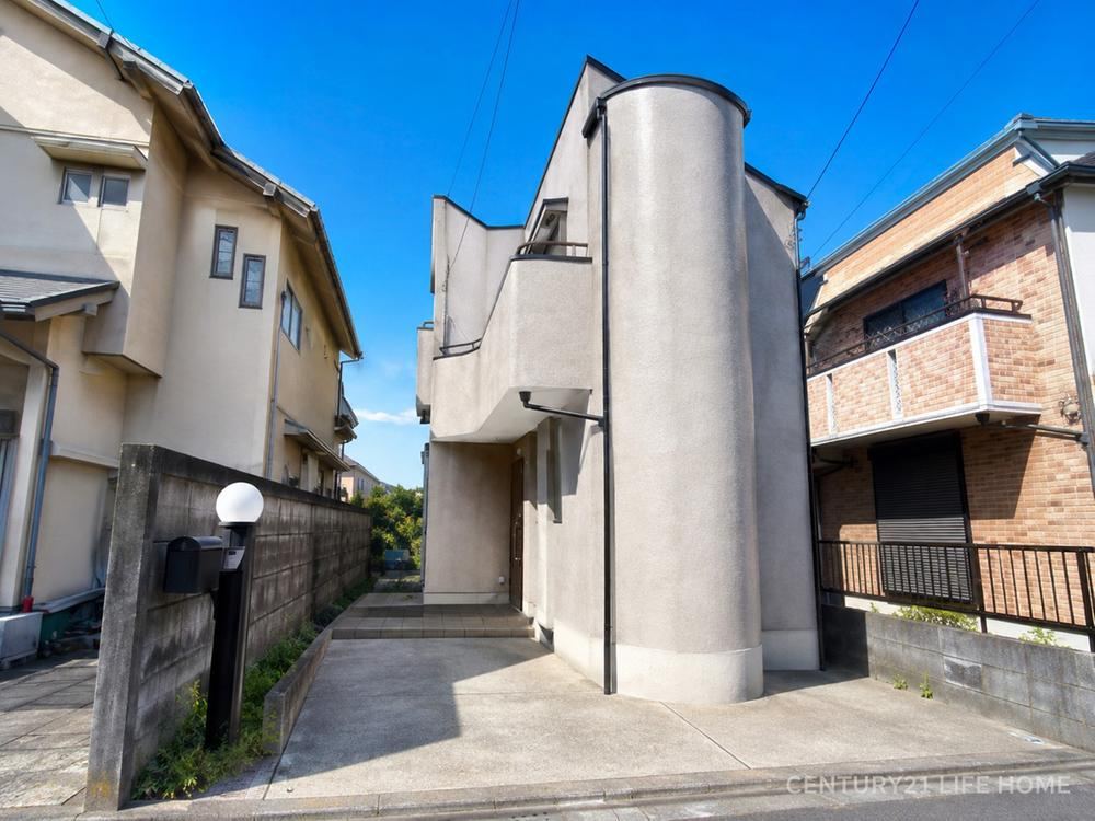 3LDK house in Komae, Tokyo - Photo 1