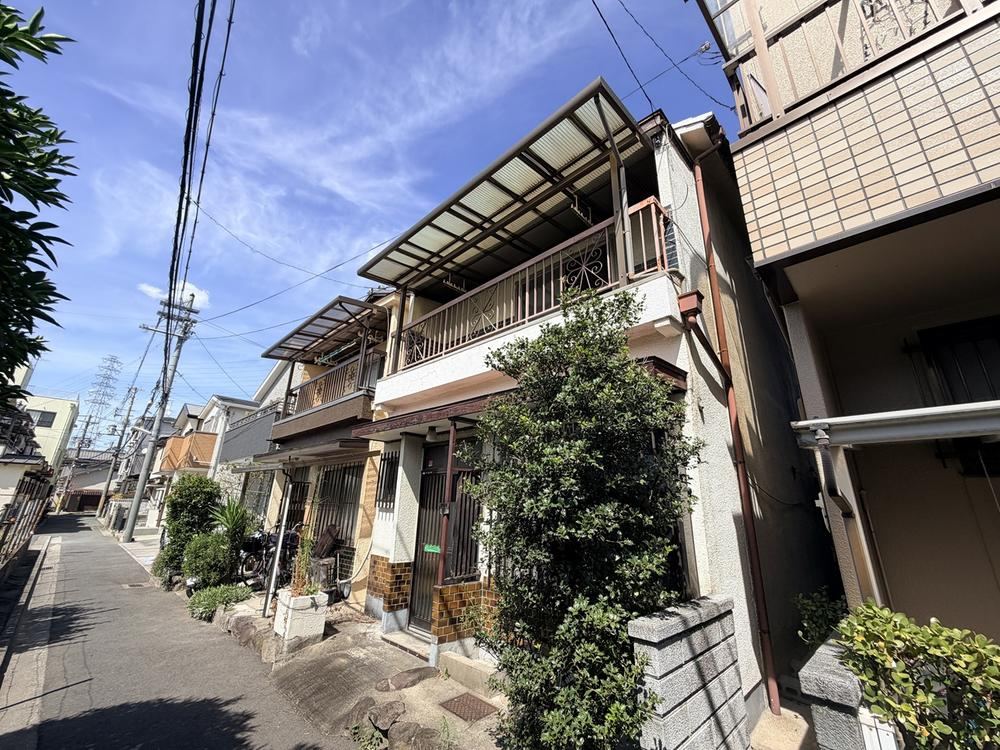 4LDK house in Higashiosaka, Osaka - Photo 1