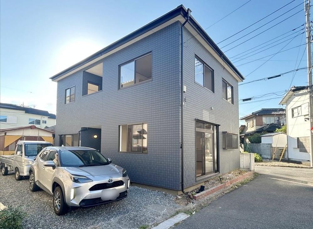 4LDK house in Kai, Yamanashi - Photo 1