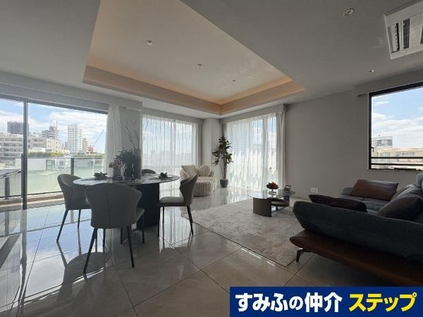 2LDK apartment in Minato Ward, Tokyo - Photo 1