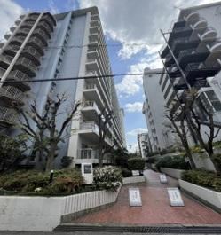 3LDK apartment in Tennoji Ward, Osaka - Photo 1