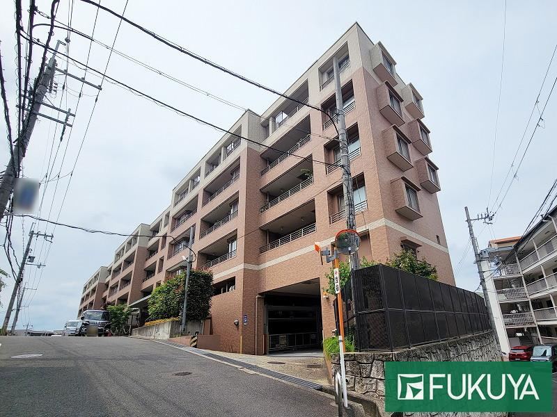 4LDK apartment in Hirakata, Osaka - Photo 1