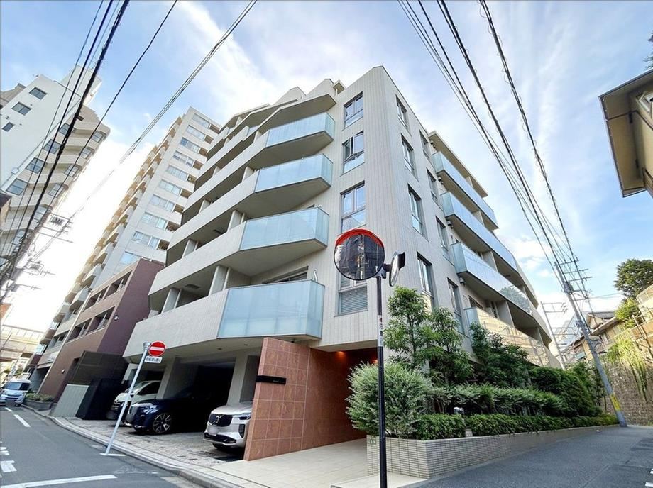 1LDK apartment in Bunkyo Ward, Tokyo - Photo 1