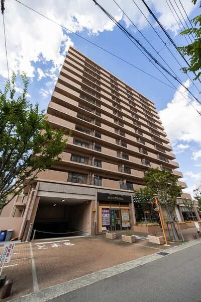 2LDK apartment in Higashinada Ward, Kobe, Hyogo - Photo 1