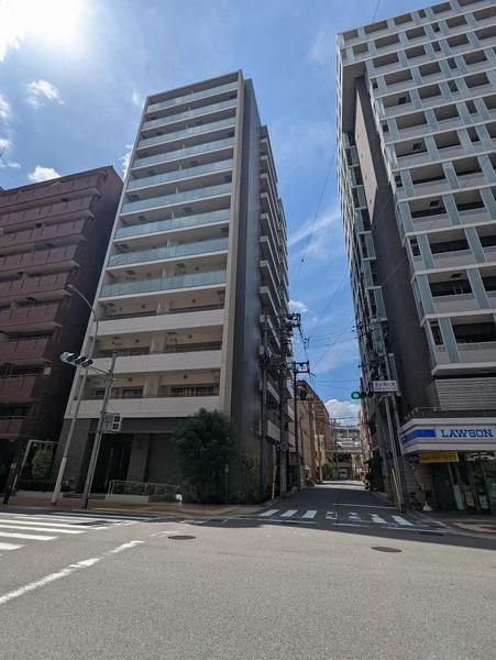 3LDK apartment in Chuo Ward, Kobe, Hyogo - Photo 1