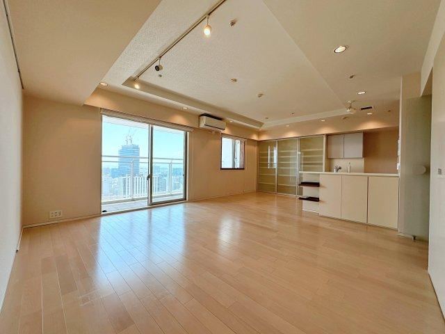 2LDK apartment in Naka Ward, Hiroshima - Photo 1
