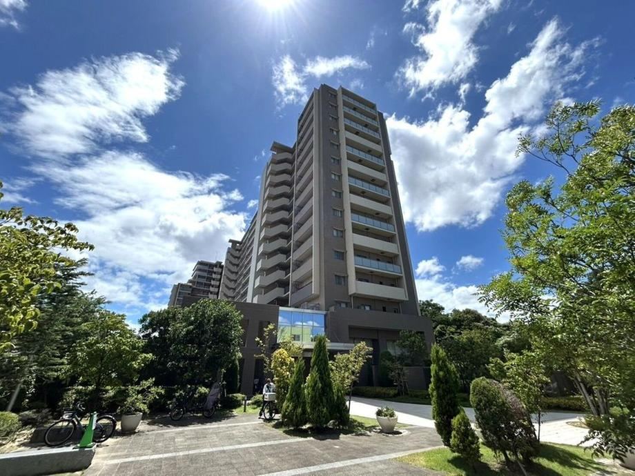 4LDK apartment in Tsurumi Ward, Osaka - Photo 1