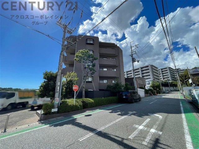 4LDK apartment in Nishinomiya, Hyogo - Photo 1
