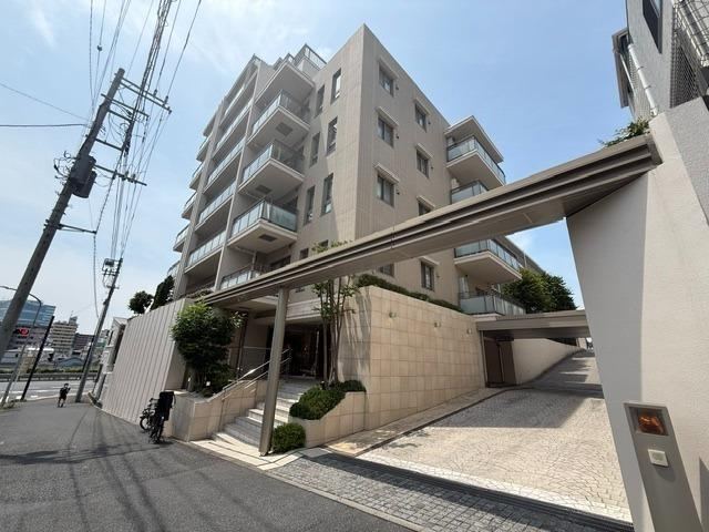 3LDK apartment in Kanagawa Ward, Yokohama, Kanagawa - Photo 1