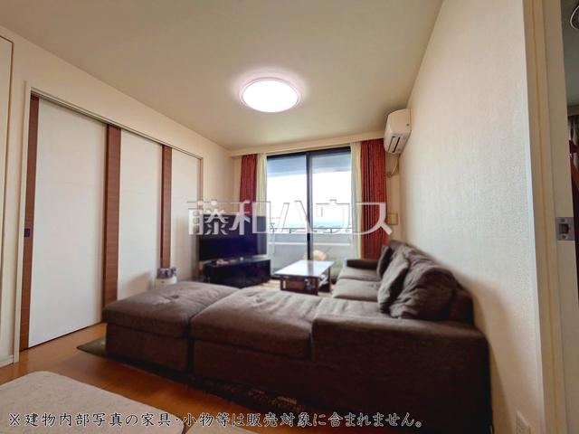 3LDK apartment in Fuchu, Tokyo - Photo 1