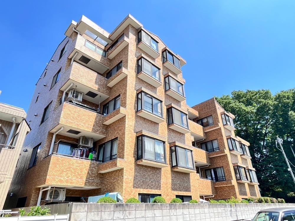 3LDK apartment in Hamura, Tokyo - Photo 1