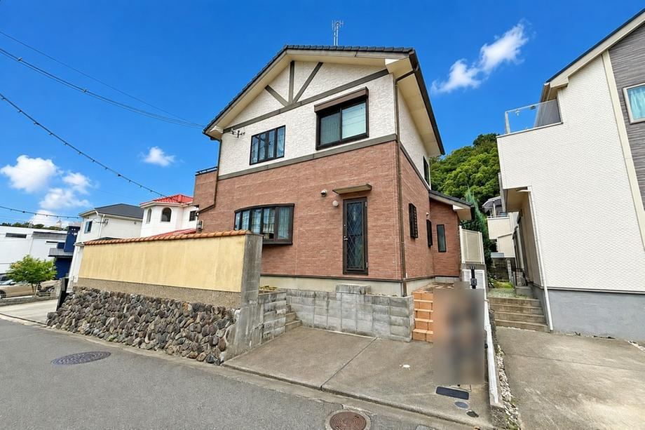 5LDK house in Takarazuka, Hyogo - Photo 1